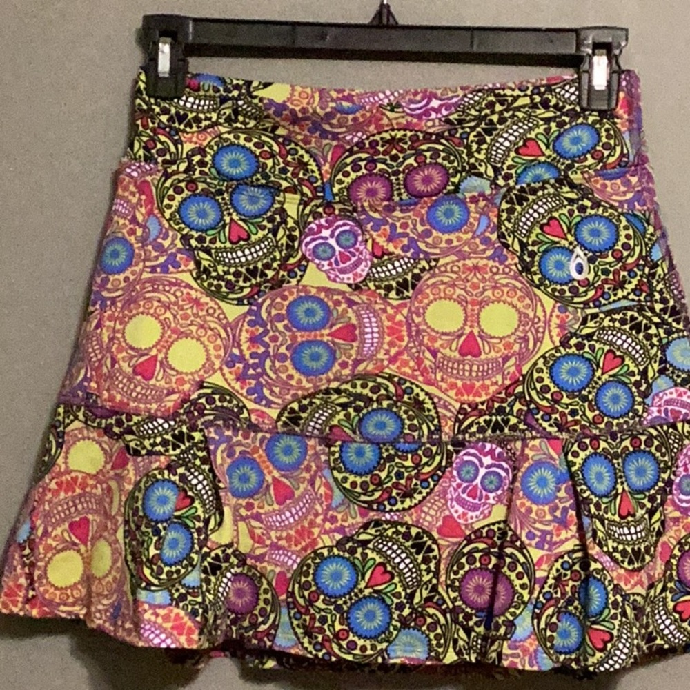 DonaJo Women’s Athletic Skirt- size 2